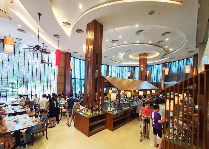 Hotel Halong Palace 4*