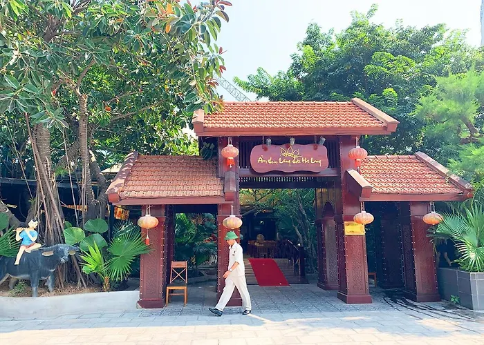 Hotel Halong Palace