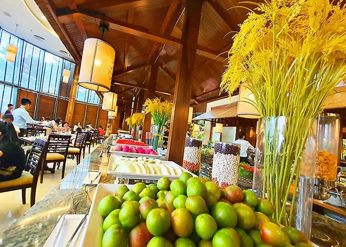 Hotel Halong Palace 4*