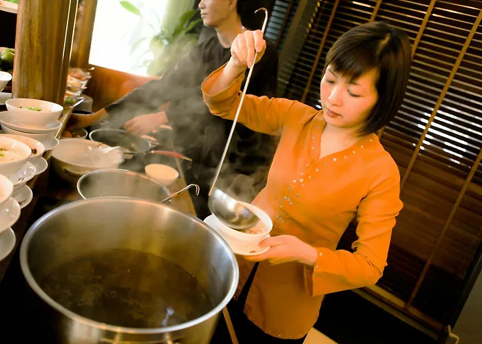 Hotel Halong Palace 4*
