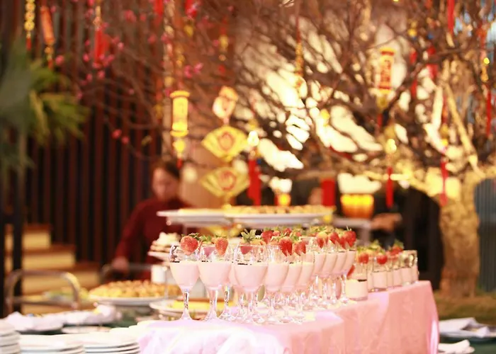 Hotel Halong Palace
