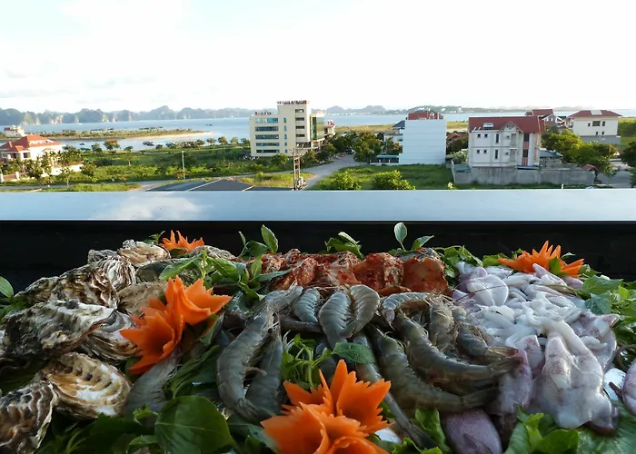 Hotel Halong Palace